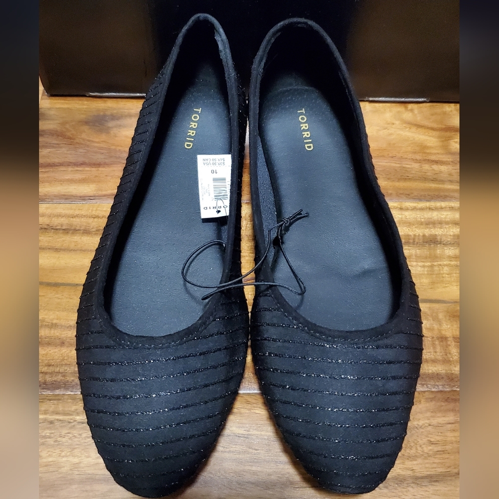 Torrid 10W Black Sparkle Stripe Flats